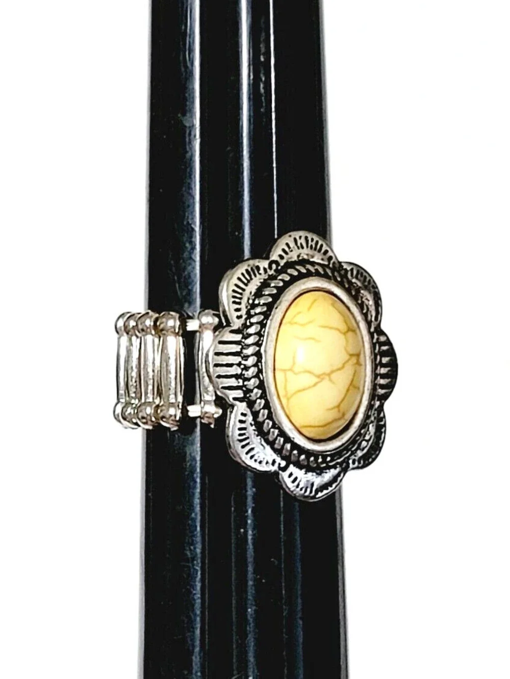 Southwestern Lucite Stretch Ring, Silver-tone Fashion Ring  r-73
